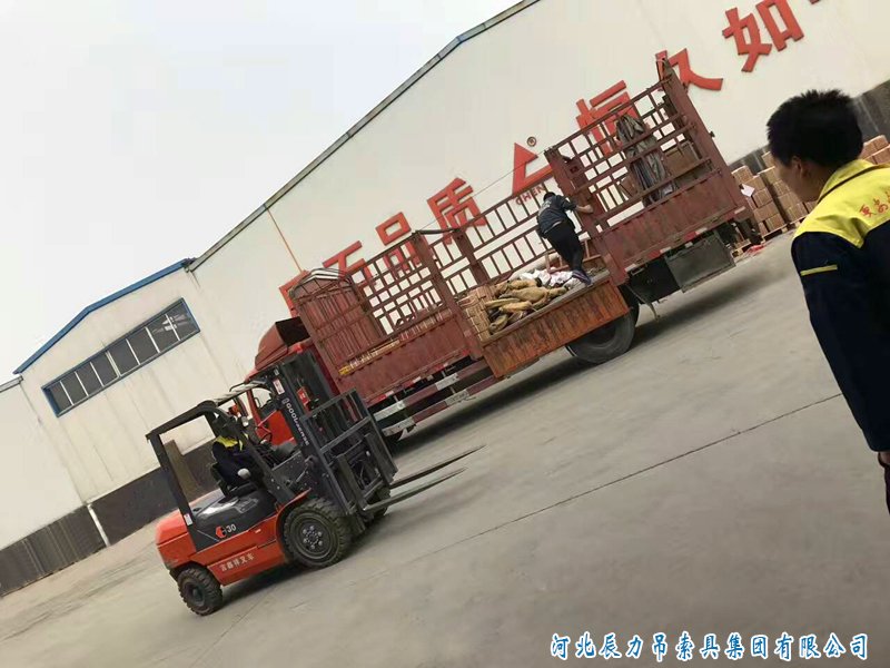 吊索具裝運(yùn)車(chē)